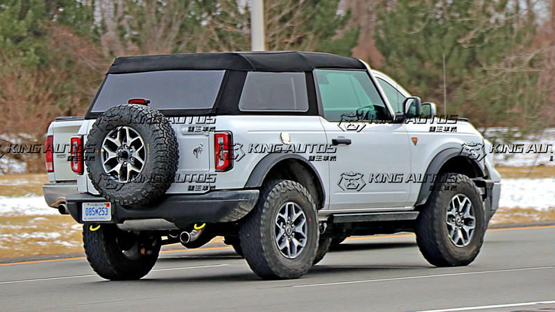 可愛復古帥氣!《Ford Bronco Fastback Soft top》三門軟篷版準備亮相 可愛復古帥氣!《Ford Bronco Fastback Soft top》三門軟篷版準備亮相