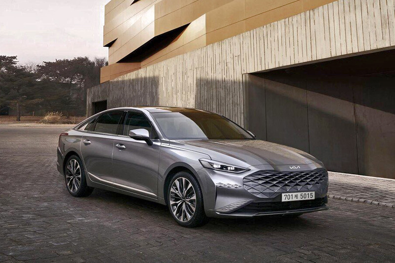 快背就是要帥!全新《Kia K8》和《Audi A7》您選哪一台? 快背就是要帥!全新《Kia K8》和《Audi A7》您選哪一台?