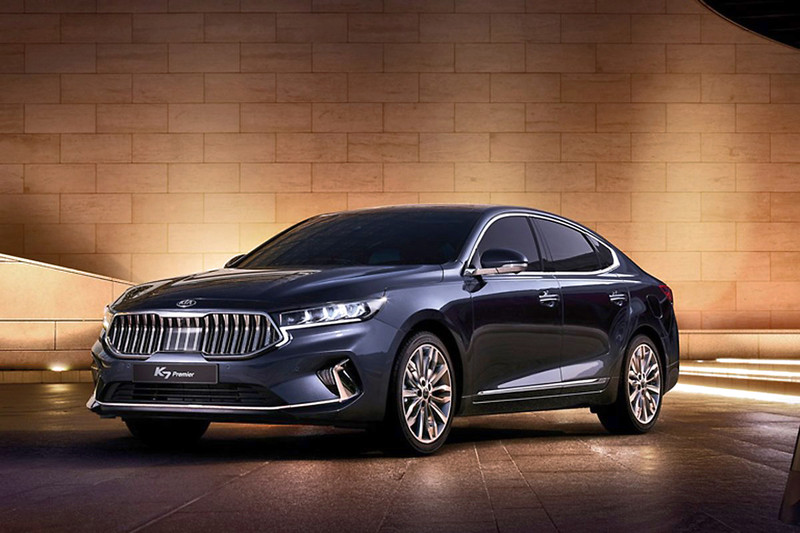 快背就是要帥!全新《Kia K8》和《Audi A7》您選哪一台? 快背就是要帥!全新《Kia K8》和《Audi A7》您選哪一台?