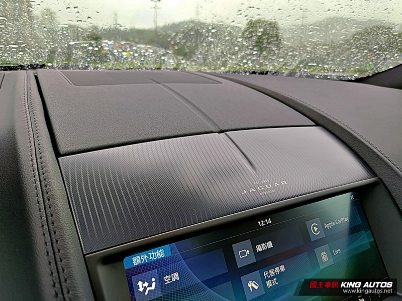 《Jaguar F-Type P300 R-Dynamic》小改款試駕︱更銳利動感的豹力美學! 《Jaguar F-Type P300 R-Dynamic》小改款試駕︱更銳利動感的豹力美學!