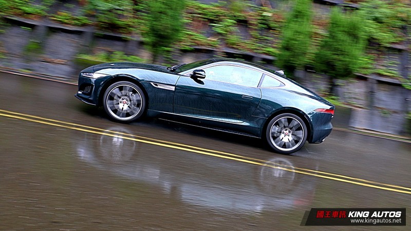 《Jaguar F-Type P300 R-Dynamic》小改款試駕︱更銳利動感的豹力美學! 《Jaguar F-Type P300 R-Dynamic》小改款試駕︱更銳利動感的豹力美學!