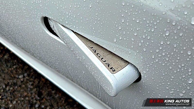 《Jaguar F-Type P300 R-Dynamic》小改款試駕︱更銳利動感的豹力美學! 《Jaguar F-Type P300 R-Dynamic》小改款試駕︱更銳利動感的豹力美學!