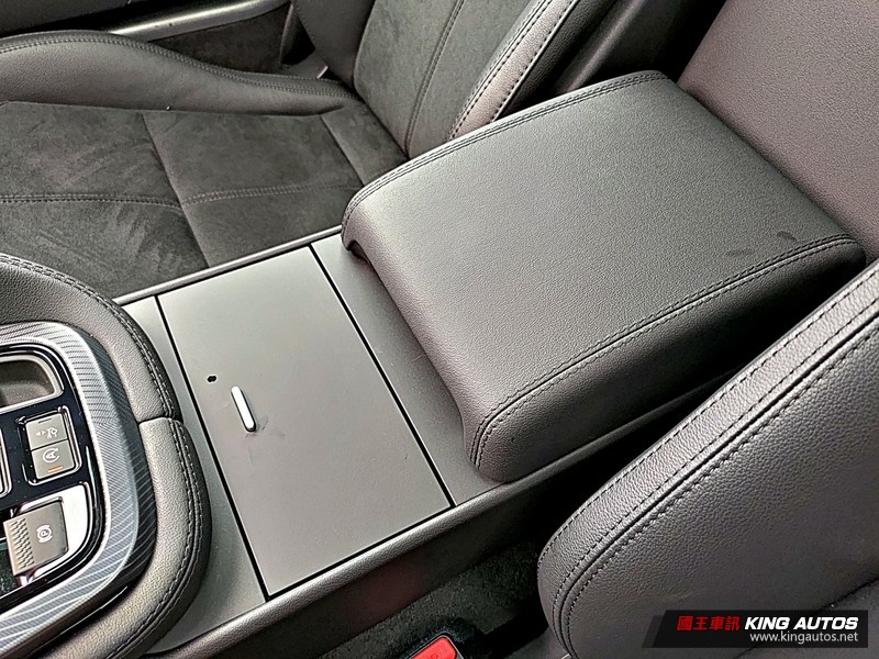 《Jaguar F-Type P300 R-Dynamic》小改款試駕︱更銳利動感的豹力美學! 《Jaguar F-Type P300 R-Dynamic》小改款試駕︱更銳利動感的豹力美學!