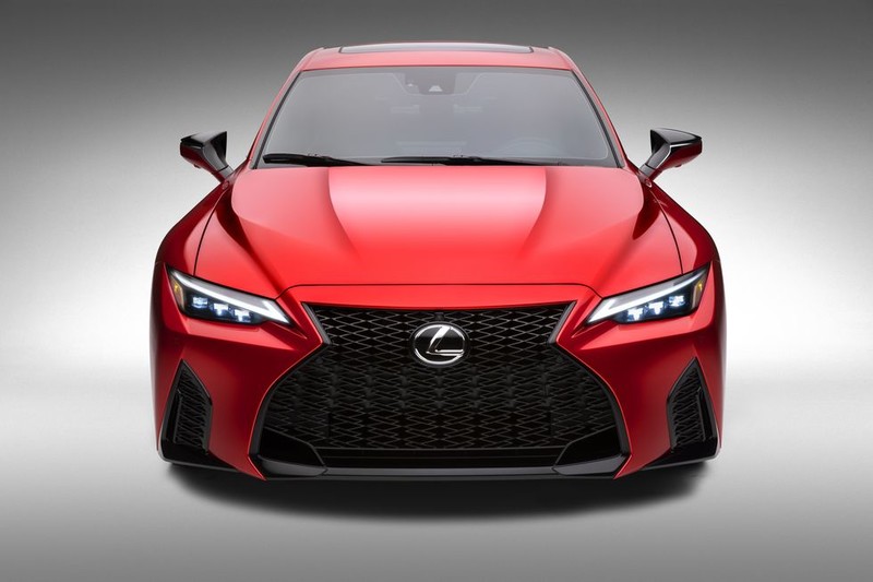 V8引擎回歸！《Lexus IS 500 F Sport Performance》終於亮相 將與《BMW M3》《AMG C63》