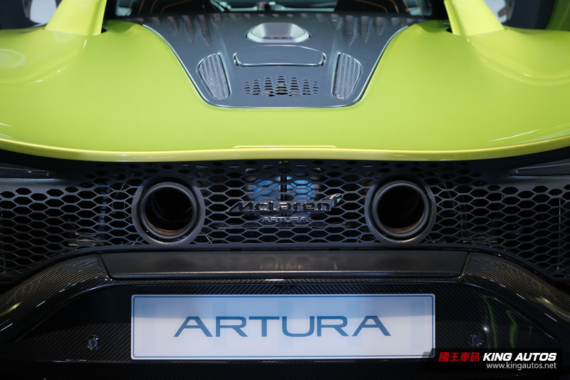680匹油電超跑《McLaren Artura》接單價1280萬起 一旁還有1.5億限量超跑絕美現身 680匹油電超跑《McLaren Artura》接單價1280萬起 一旁還有1.5億限量超跑絕美現身