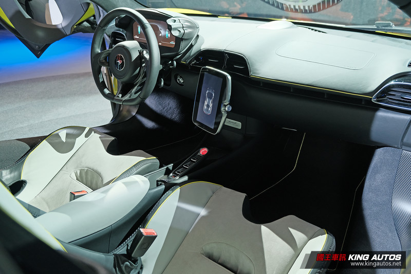 680匹油電超跑《McLaren Artura》接單價1280萬起 一旁還有1.5億限量超跑絕美現身 680匹油電超跑《McLaren Artura》接單價1280萬起 一旁還有1.5億限量超跑絕美現身