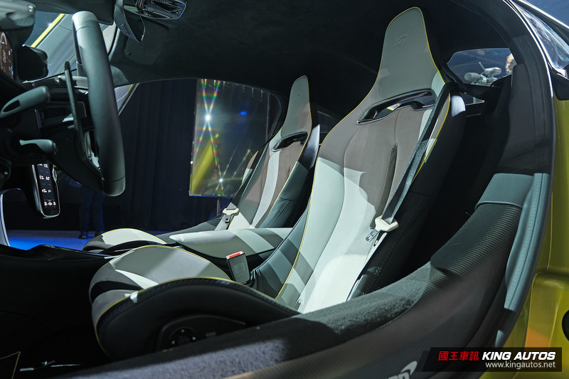 680匹油電超跑《McLaren Artura》接單價1280萬起 一旁還有1.5億限量超跑絕美現身 680匹油電超跑《McLaren Artura》接單價1280萬起 一旁還有1.5億限量超跑絕美現身