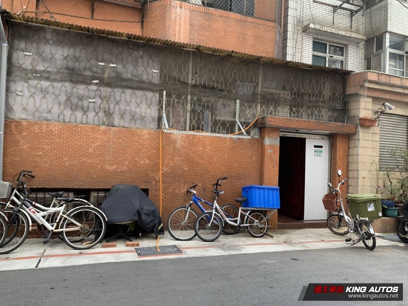 屋主當心!「車庫前請勿停車」不但沒用還可能觸法 屋主當心!「車庫前請勿停車」不但沒用還可能觸法