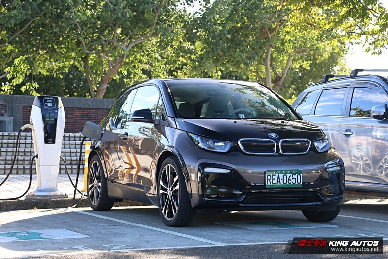 北市電動車停車格費率將調漲 柯:回家充 北市電動車停車格費率將調漲 柯:回家充