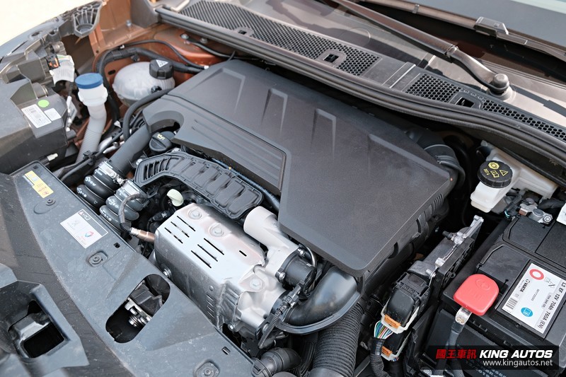 小公主上路︱《Peugeot 2008》壞帥法籍小獅王,給妳剛剛好的浪漫與霸氣 小公主上路︱《Peugeot 2008》壞帥法籍小獅王,給妳剛剛好的浪漫與霸氣
