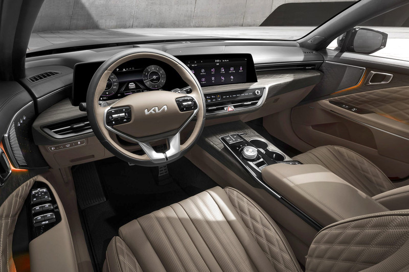 被譽為《M-Benz S-Class》的韓國勁敵？小改款旗艦房車《Kia K9》換新裝亮相！瞄準豪華形象換新裝