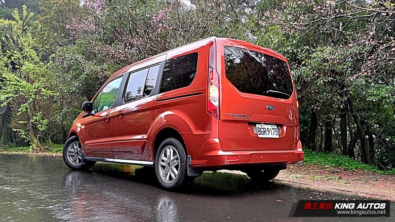 《Ford Tourneo Connect》玩咖版試駕︱獨樂樂也可、眾樂樂也行,還有完善安全配備! 《Ford Tourneo Connect》玩咖版試駕︱獨樂樂也可、眾樂樂也行,還有完善安全配備!