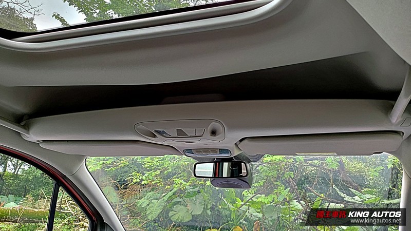 《Ford Tourneo Connect》玩咖版試駕︱獨樂樂也可、眾樂樂也行,還有完善安全配備! 《Ford Tourneo Connect》玩咖版試駕︱獨樂樂也可、眾樂樂也行,還有完善安全配備!