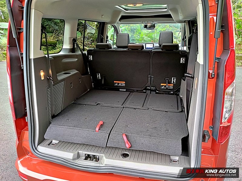 《Ford Tourneo Connect》玩咖版試駕︱獨樂樂也可、眾樂樂也行,還有完善安全配備! 《Ford Tourneo Connect》玩咖版試駕︱獨樂樂也可、眾樂樂也行,還有完善安全配備!