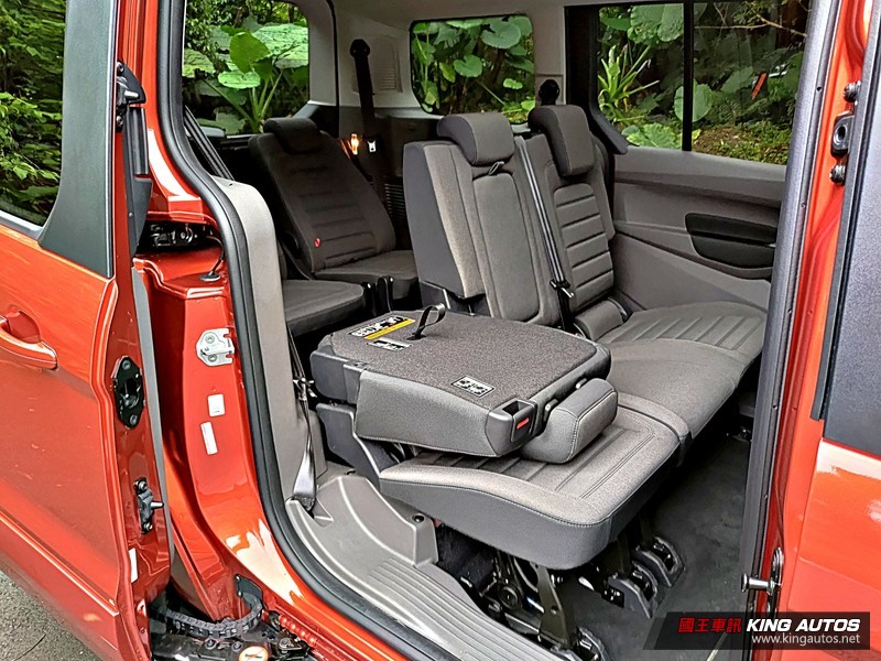 《Ford Tourneo Connect》玩咖版試駕︱獨樂樂也可、眾樂樂也行,還有完善安全配備! 《Ford Tourneo Connect》玩咖版試駕︱獨樂樂也可、眾樂樂也行,還有完善安全配備!