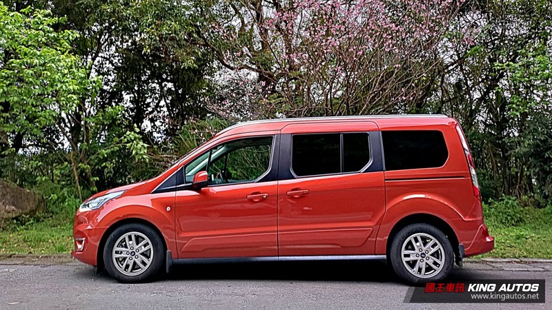《Ford Tourneo Connect》玩咖版試駕︱獨樂樂也可、眾樂樂也行,還有完善安全配備! 《Ford Tourneo Connect》玩咖版試駕︱獨樂樂也可、眾樂樂也行,還有完善安全配備!
