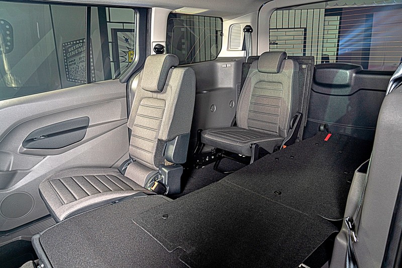 《Ford Tourneo Connect》玩咖版試駕︱獨樂樂也可、眾樂樂也行,還有完善安全配備! 《Ford Tourneo Connect》玩咖版試駕︱獨樂樂也可、眾樂樂也行,還有完善安全配備!