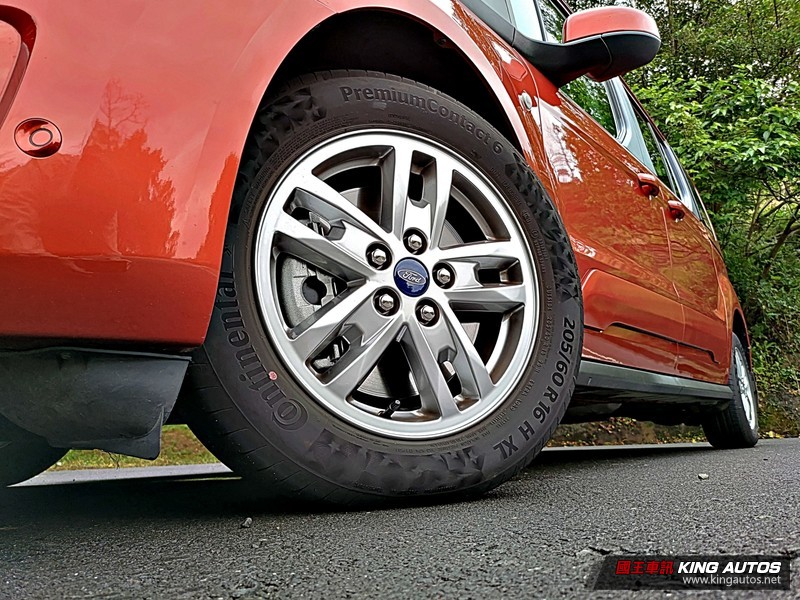 《Ford Tourneo Connect》玩咖版試駕︱獨樂樂也可、眾樂樂也行,還有完善安全配備! 《Ford Tourneo Connect》玩咖版試駕︱獨樂樂也可、眾樂樂也行,還有完善安全配備!