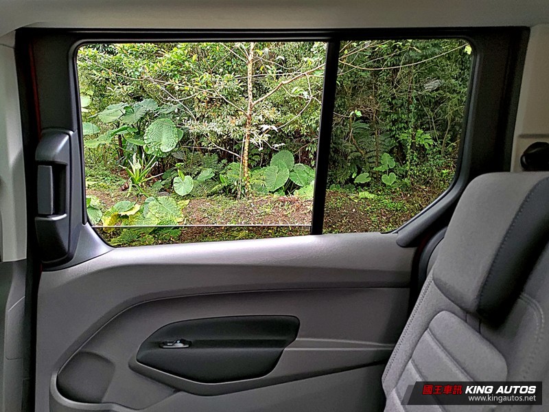 《Ford Tourneo Connect》玩咖版試駕︱獨樂樂也可、眾樂樂也行,還有完善安全配備! 《Ford Tourneo Connect》玩咖版試駕︱獨樂樂也可、眾樂樂也行,還有完善安全配備!
