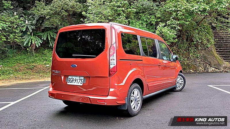《Ford Tourneo Connect》玩咖版試駕︱獨樂樂也可、眾樂樂也行,還有完善安全配備! 《Ford Tourneo Connect》玩咖版試駕︱獨樂樂也可、眾樂樂也行,還有完善安全配備!