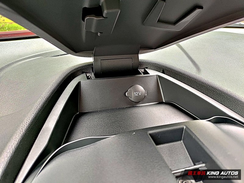 《Ford Tourneo Connect》玩咖版試駕︱獨樂樂也可、眾樂樂也行,還有完善安全配備! 《Ford Tourneo Connect》玩咖版試駕︱獨樂樂也可、眾樂樂也行,還有完善安全配備!