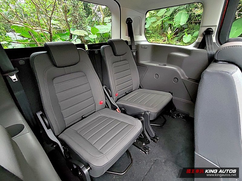 《Ford Tourneo Connect》玩咖版試駕︱獨樂樂也可、眾樂樂也行,還有完善安全配備! 《Ford Tourneo Connect》玩咖版試駕︱獨樂樂也可、眾樂樂也行,還有完善安全配備!