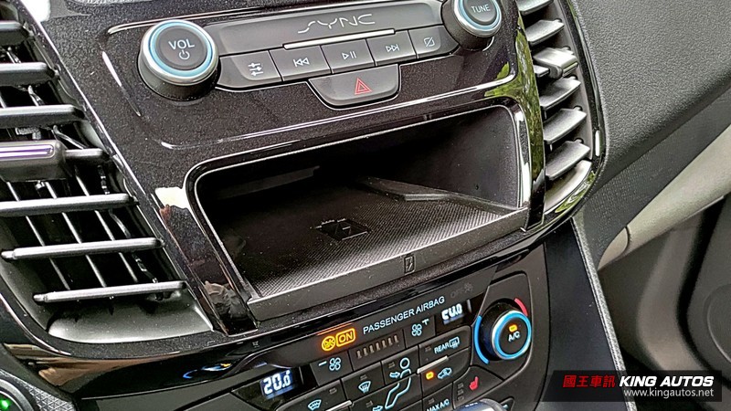 《Ford Tourneo Connect》玩咖版試駕︱獨樂樂也可、眾樂樂也行,還有完善安全配備! 《Ford Tourneo Connect》玩咖版試駕︱獨樂樂也可、眾樂樂也行,還有完善安全配備!