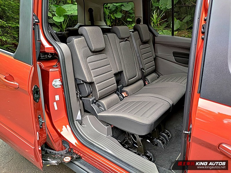 《Ford Tourneo Connect》玩咖版試駕︱獨樂樂也可、眾樂樂也行,還有完善安全配備! 《Ford Tourneo Connect》玩咖版試駕︱獨樂樂也可、眾樂樂也行,還有完善安全配備!