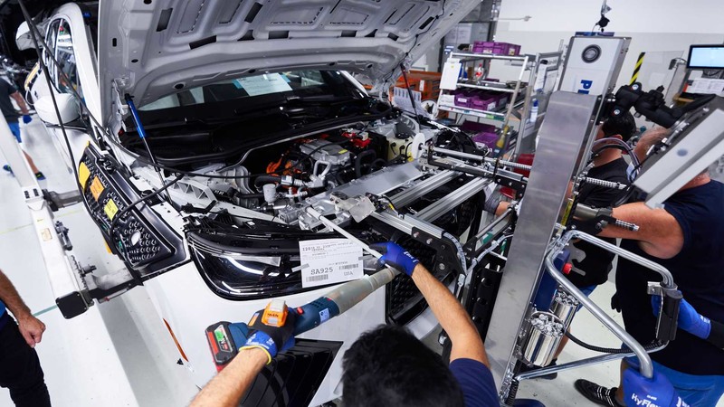 瞄準EQC打趴 e-Tron？《BMW iX》推兩車型上看馬力500匹/續航600公里