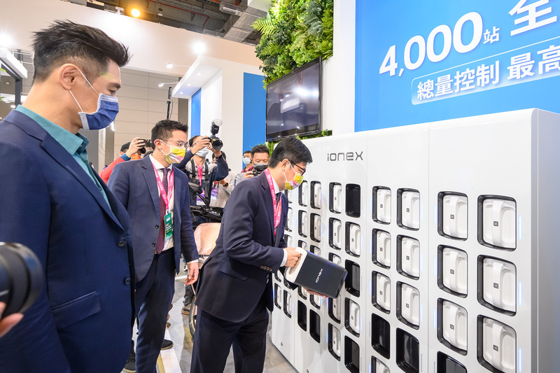高雄捷運《Ionex ATR》電動二輪自助租賃2021年5月開始營運 高雄捷運《Ionex ATR》電動二輪自助租賃2021年5月開始營運