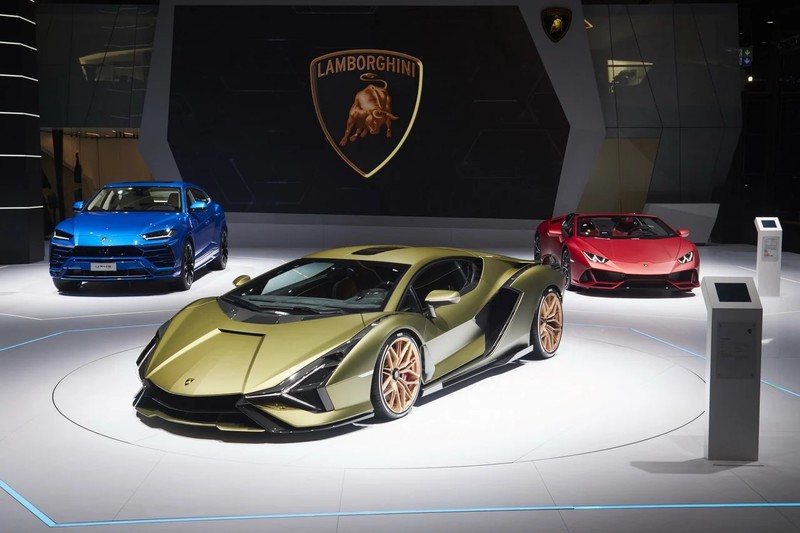 《Lamborghini》邁入油電世代 |《Aventador》後繼車款與小改款《Urus》將推出混動車款 《Lamborghini》邁入油電世代 |《Aventador》後繼車款與小改款《Urus》將推出混動車款