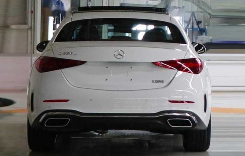 螢幕縮水 空調改實體按鍵|新世代《M-Benz C-Class》入門款車內裝布局曝光 螢幕縮水 空調改實體按鍵|新世代《M-Benz C-Class》入門款車內裝布局曝光