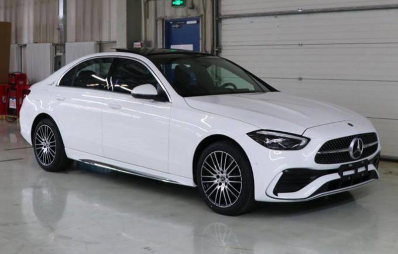 螢幕縮水 空調改實體按鍵|新世代《M-Benz C-Class》入門款車內裝布局曝光 螢幕縮水 空調改實體按鍵|新世代《M-Benz C-Class》入門款車內裝布局曝光