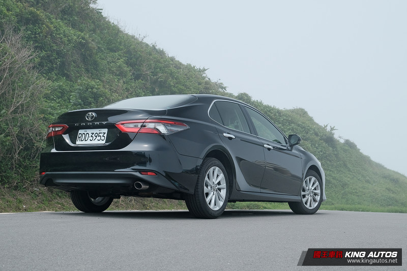 國王駕道︱小改款《Toyota Camry 2.0汽油車型》太超值?連四門馬3、國產Altis都難逃衝擊? 國王駕道︱小改款《Toyota Camry 2.0汽油車型》太超值?連四門馬3、國產Altis都難逃衝擊?