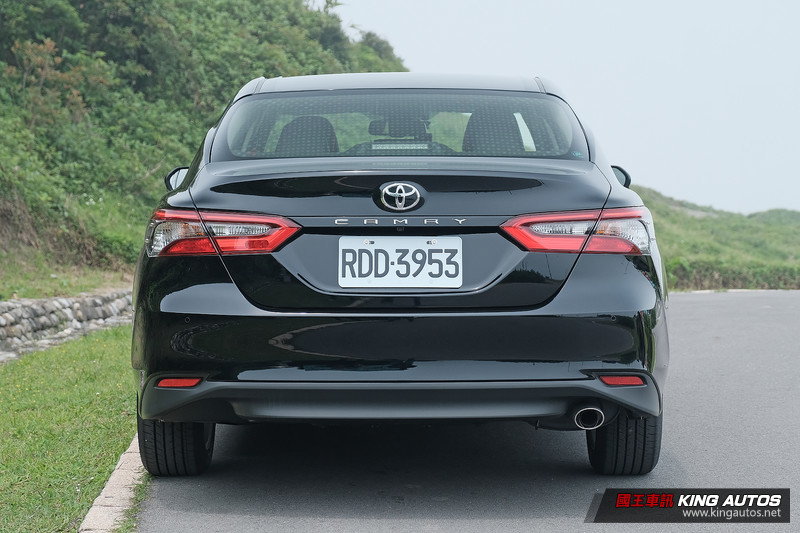 國王駕道︱小改款《Toyota Camry 2.0汽油車型》太超值?連四門馬3、國產Altis都難逃衝擊? 國王駕道︱小改款《Toyota Camry 2.0汽油車型》太超值?連四門馬3、國產Altis都難逃衝擊?