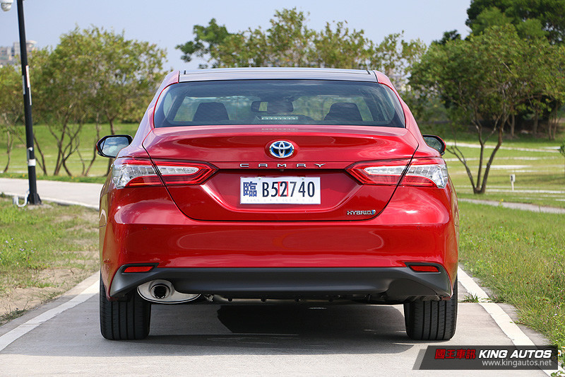 國王駕道︱小改款《Toyota Camry 2.0汽油車型》太超值?連四門馬3、國產Altis都難逃衝擊? 國王駕道︱小改款《Toyota Camry 2.0汽油車型》太超值?連四門馬3、國產Altis都難逃衝擊?