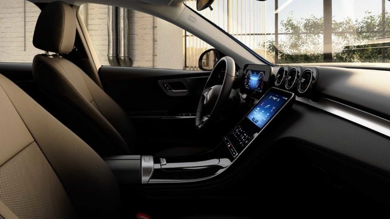 螢幕縮水 空調改實體按鍵|新世代《M-Benz C-Class》入門款車內裝布局曝光 螢幕縮水 空調改實體按鍵|新世代《M-Benz C-Class》入門款車內裝布局曝光