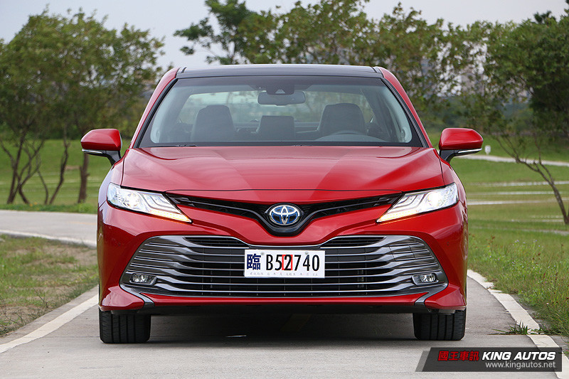 國王駕道︱小改款《Toyota Camry 2.0汽油車型》太超值?連四門馬3、國產Altis都難逃衝擊? 國王駕道︱小改款《Toyota Camry 2.0汽油車型》太超值?連四門馬3、國產Altis都難逃衝擊?