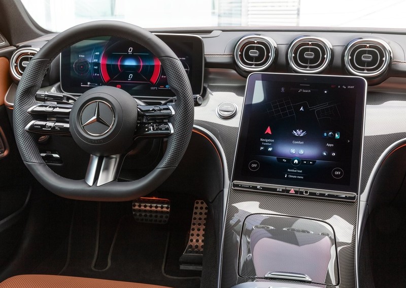 螢幕縮水 空調改實體按鍵|新世代《M-Benz C-Class》入門款車內裝布局曝光 螢幕縮水 空調改實體按鍵|新世代《M-Benz C-Class》入門款車內裝布局曝光