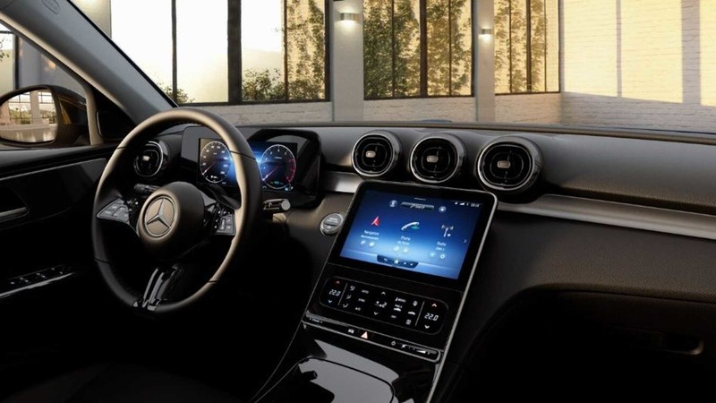 螢幕縮水 空調改實體按鍵|新世代《M-Benz C-Class》入門款車內裝布局曝光 螢幕縮水 空調改實體按鍵|新世代《M-Benz C-Class》入門款車內裝布局曝光