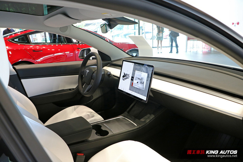 《Tesla Model 3》 第一季掛牌突破1,200輛 白色內裝現貨車宣告完售 《Tesla Model 3》 第一季掛牌突破1,200輛 白色內裝現貨車宣告完售
