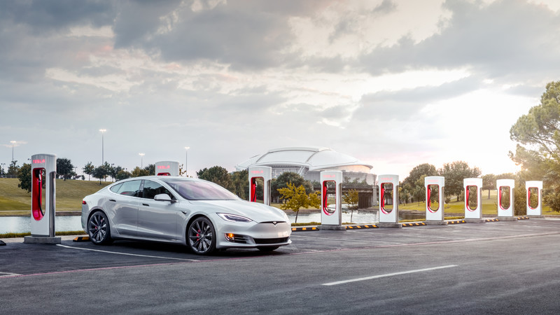 《Tesla Model 3》 第一季掛牌突破1,200輛 白色內裝現貨車宣告完售 《Tesla Model 3》 第一季掛牌突破1,200輛 白色內裝現貨車宣告完售