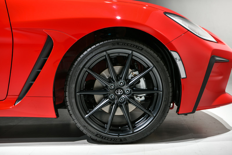 只有車頭不一樣?大改款《Toyota GR 86》與《Subaru BRZ》同步登場 預計今年第四季導入台灣 只有車頭不一樣?大改款《Toyota GR 86》與《Subaru BRZ》同步登場 預計今年第四季導入台灣