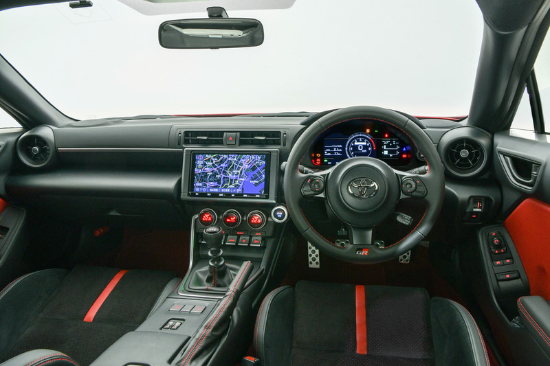 只有車頭不一樣?大改款《Toyota GR 86》與《Subaru BRZ》同步登場 預計今年第四季導入台灣 只有車頭不一樣?大改款《Toyota GR 86》與《Subaru BRZ》同步登場 預計今年第四季導入台灣