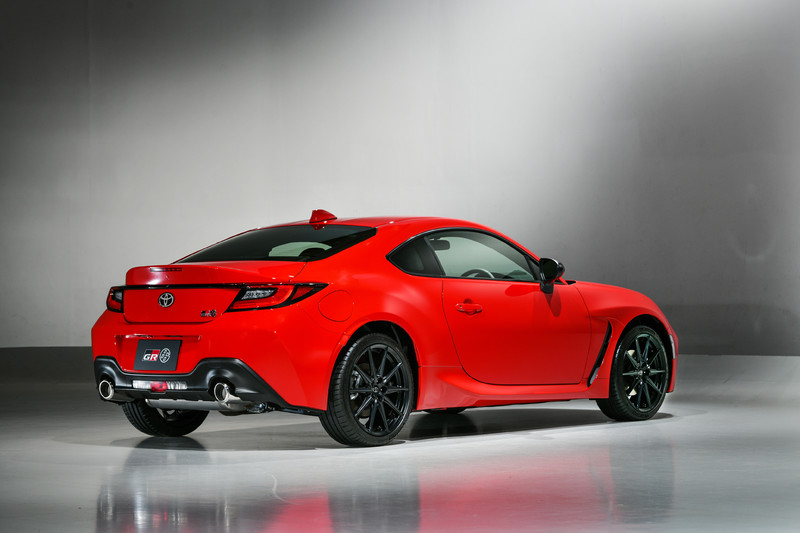 只有車頭不一樣?大改款《Toyota GR 86》與《Subaru BRZ》同步登場 預計今年第四季導入台灣 只有車頭不一樣?大改款《Toyota GR 86》與《Subaru BRZ》同步登場 預計今年第四季導入台灣
