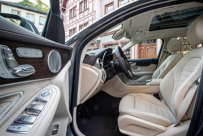 2021年3月《進口豪華品牌銷售排行》《M-Benz GLC》重返寶座《Tesla Model 3》白色內裝 深得民心 2021年3月《進口豪華品牌銷售排行》《M-Benz GLC》重返寶座《Tesla Model 3》白色內裝 深得民心