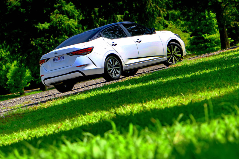 《Honda Civic》會不會導入台灣?大改款《Hyundai Elantra》告吹!國產房車在台灣還有希望? 《Honda Civic》會不會導入台灣?大改款《Hyundai Elantra》告吹!國產房車在台灣還有希望?