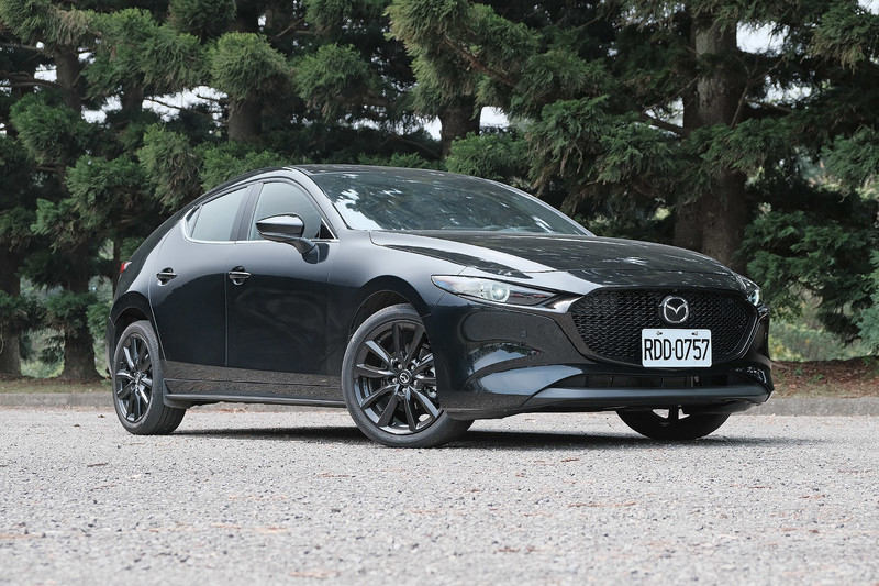 掀背帥還是跨界好?五門MAZDA3跟CX-30之間究竟怎麼選? 掀背帥還是跨界好?五門MAZDA3跟CX-30之間究竟怎麼選?