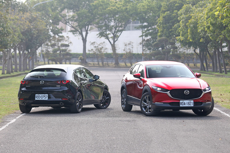 掀背帥還是跨界好?五門MAZDA3跟CX-30之間究竟怎麼選? 掀背帥還是跨界好?五門MAZDA3跟CX-30之間究竟怎麼選?