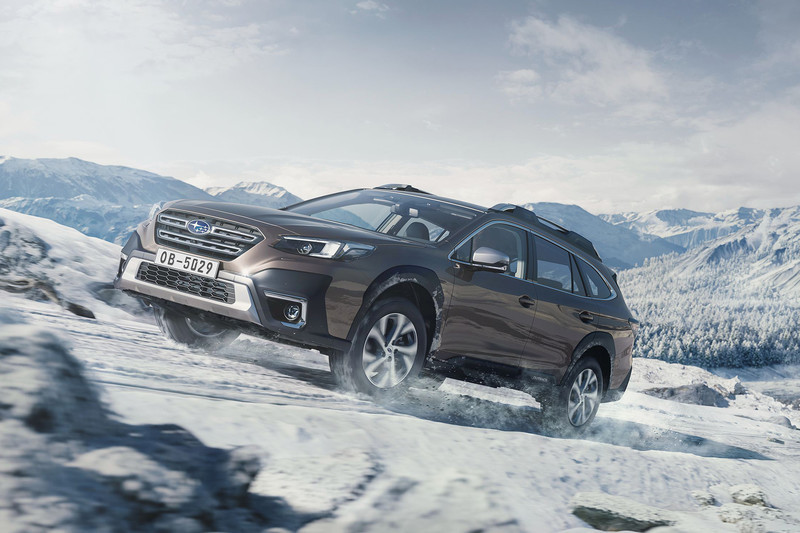新世代《Skoda Octavia》與短軸三門《Land Rover Defender 90》現蹤!《Toyota Camry H 新世代《Skoda Octavia》與短軸三門《Land Rover Defender 90》現蹤!《Toyota Camry H